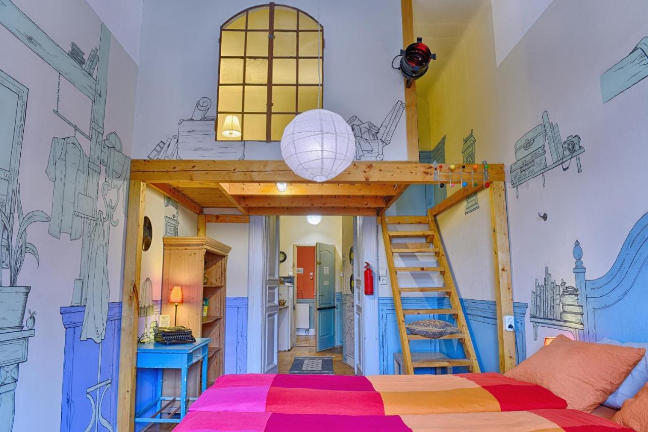 Lavender Circus Hostel, Doubles & Ensuites Будапеща Екстериор снимка