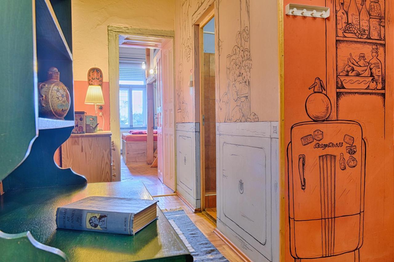 Lavender Circus Hostel, Doubles & Ensuites Будапеща Екстериор снимка